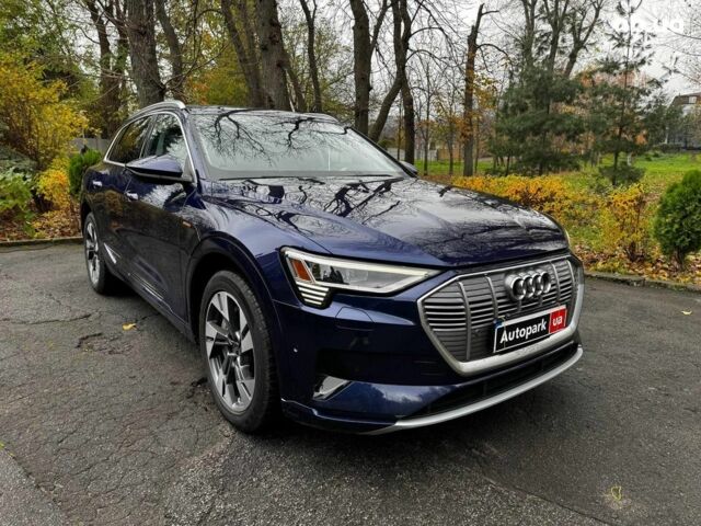 Синий Ауди E-Tron, объемом двигателя 0 л и пробегом 104 тыс. км за 33490 $, фото 2 на Automoto.ua