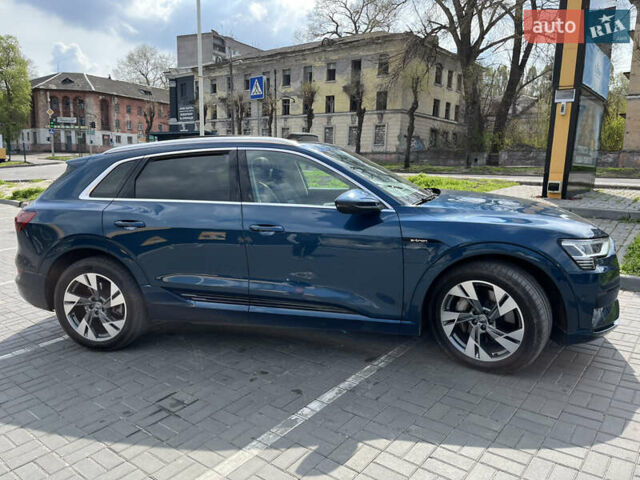 Синий Ауди E-Tron, объемом двигателя 0 л и пробегом 126 тыс. км за 25900 $, фото 57 на Automoto.ua