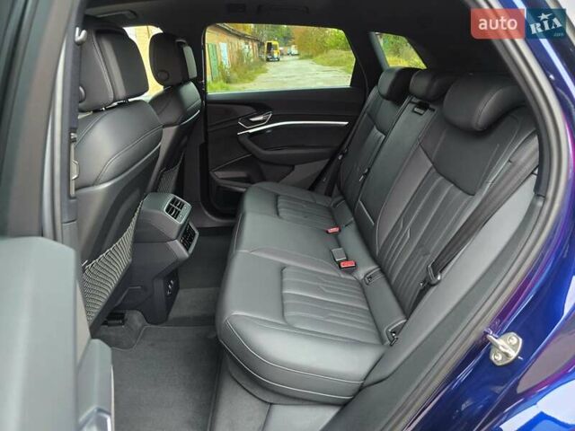 Синий Ауди E-Tron, объемом двигателя 0 л и пробегом 43 тыс. км за 39500 $, фото 63 на Automoto.ua