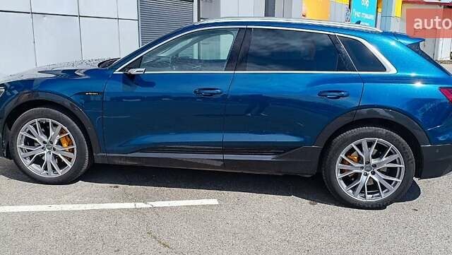 Синий Ауди E-Tron, объемом двигателя 0 л и пробегом 85 тыс. км за 39900 $, фото 1 на Automoto.ua