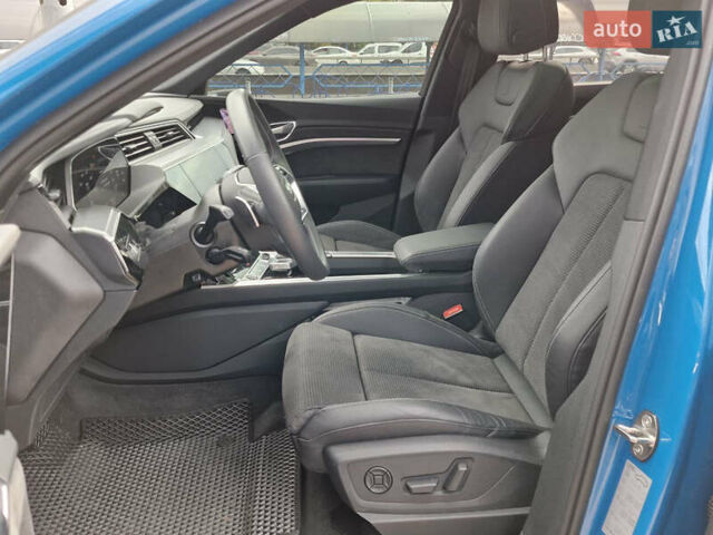 Синий Ауди E-Tron, объемом двигателя 0 л и пробегом 5 тыс. км за 58900 $, фото 7 на Automoto.ua