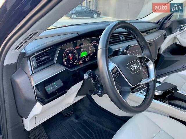 Синий Ауди E-Tron, объемом двигателя 0 л и пробегом 55 тыс. км за 37500 $, фото 23 на Automoto.ua