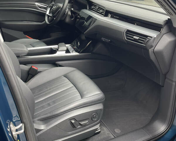 Синий Ауди E-Tron, объемом двигателя 0 л и пробегом 111 тыс. км за 26200 $, фото 15 на Automoto.ua