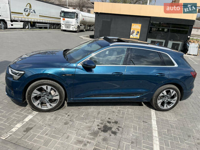 Синий Ауди E-Tron, объемом двигателя 0 л и пробегом 126 тыс. км за 25900 $, фото 66 на Automoto.ua