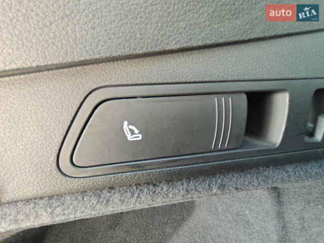 Ауди E-Tron 2020 в Киеве на Automoto.ua Синий Ауди E-Tron, объемом двигателя 0 л и пробегом 154 тыс. км за 29800 $, фото 37 на Automoto.ua