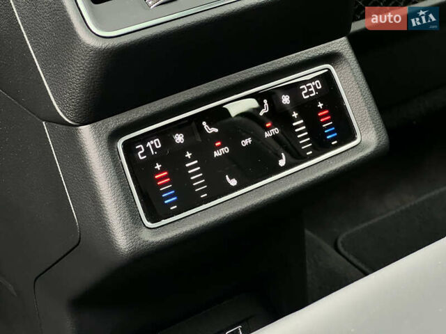 Синий Ауди E-Tron, объемом двигателя 0 л и пробегом 38 тыс. км за 39180 $, фото 43 на Automoto.ua