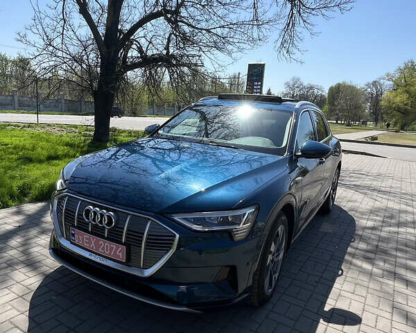 Синий Ауди E-Tron, объемом двигателя 0 л и пробегом 126 тыс. км за 25900 $, фото 62 на Automoto.ua