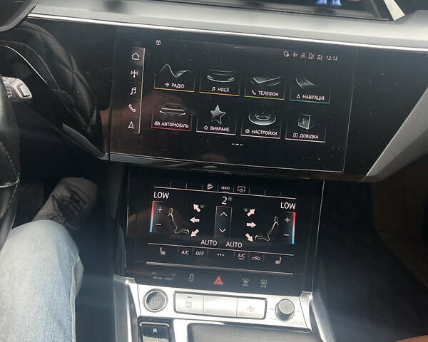 Синий Ауди E-Tron, объемом двигателя 0 л и пробегом 52 тыс. км за 31800 $, фото 12 на Automoto.ua
