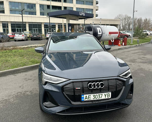 Синій Ауді E-Tron, об'ємом двигуна 0 л та пробігом 34 тис. км за 55000 $, фото 17 на Automoto.ua