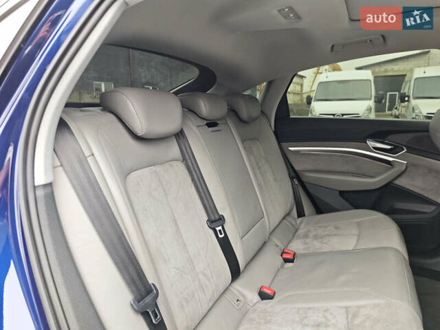 Синий Ауди E-Tron, объемом двигателя 0 л и пробегом 95 тыс. км за 34999 $, фото 76 на Automoto.ua