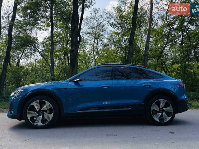 Синий Ауди E-Tron, объемом двигателя 0 л и пробегом 11 тыс. км за 48000 $, фото 2 на Automoto.ua