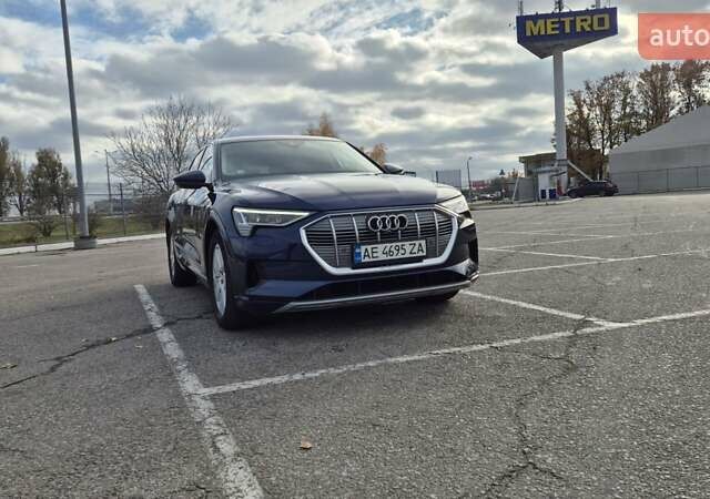 Ауди E-Tron 2020 в Днепре (Днепропетровске) на Automoto.ua Синий Ауди E-Tron, объемом двигателя 0 л и пробегом 47 тыс. км за 36000 $, фото 3 на Automoto.ua