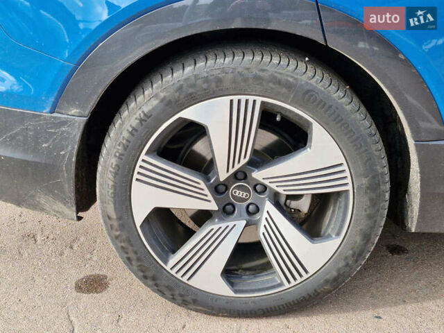 Синий Ауди E-Tron, объемом двигателя 0 л и пробегом 5 тыс. км за 58900 $, фото 17 на Automoto.ua