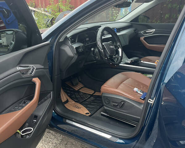 Синий Ауди E-Tron, объемом двигателя 0 л и пробегом 47 тыс. км за 34243 $, фото 10 на Automoto.ua