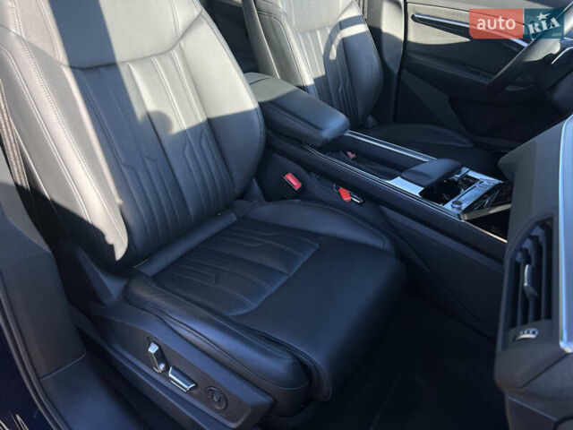 Синий Ауди E-Tron, объемом двигателя 0 л и пробегом 40 тыс. км за 36514 $, фото 54 на Automoto.ua