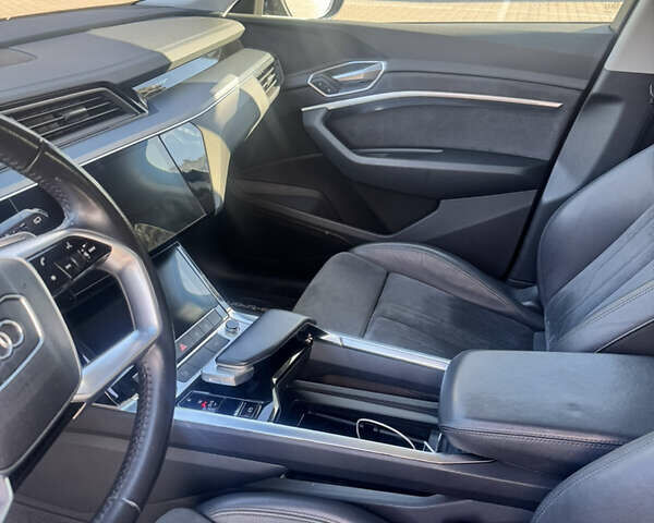 Синий Ауди E-Tron, объемом двигателя 0 л и пробегом 144 тыс. км за 29000 $, фото 7 на Automoto.ua