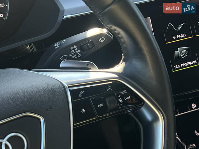 Синий Ауди E-Tron, объемом двигателя 0 л и пробегом 40 тыс. км за 36514 $, фото 65 на Automoto.ua