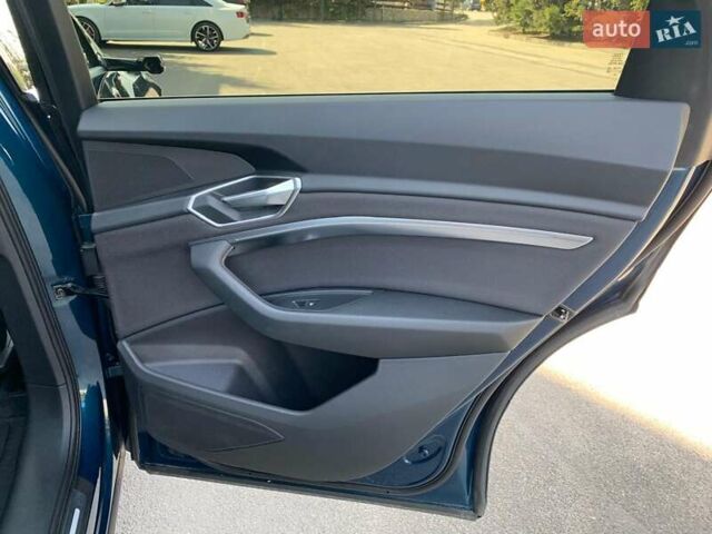 Синий Ауди E-Tron, объемом двигателя 0 л и пробегом 142 тыс. км за 26500 $, фото 42 на Automoto.ua