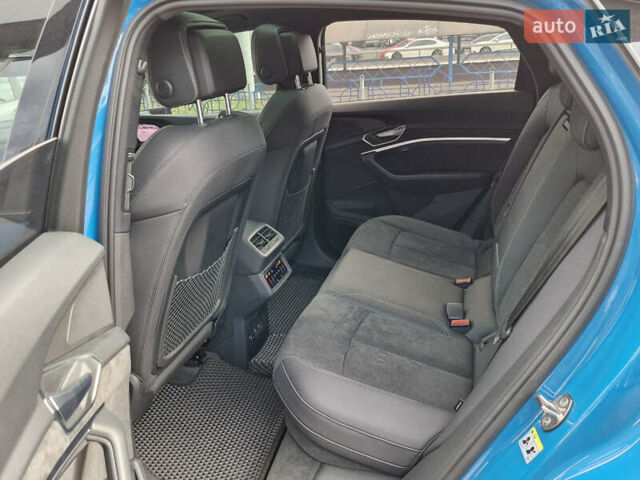 Синий Ауди E-Tron, объемом двигателя 0 л и пробегом 5 тыс. км за 58900 $, фото 12 на Automoto.ua