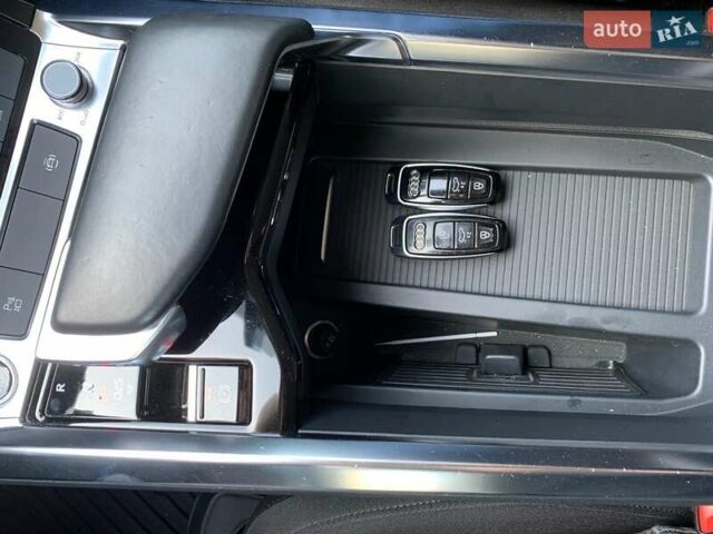 Синий Ауди E-Tron, объемом двигателя 0 л и пробегом 142 тыс. км за 26500 $, фото 61 на Automoto.ua