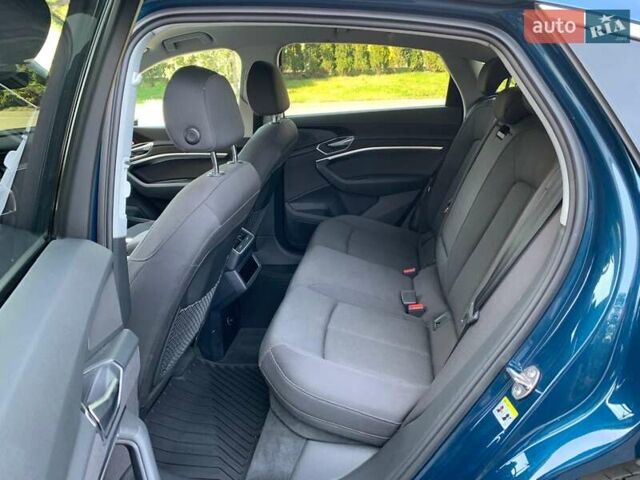 Синий Ауди E-Tron, объемом двигателя 0 л и пробегом 142 тыс. км за 26500 $, фото 35 на Automoto.ua