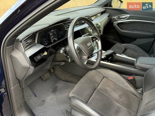 Синий Ауди E-Tron, объемом двигателя 0 л и пробегом 53 тыс. км за 33700 $, фото 38 на Automoto.ua