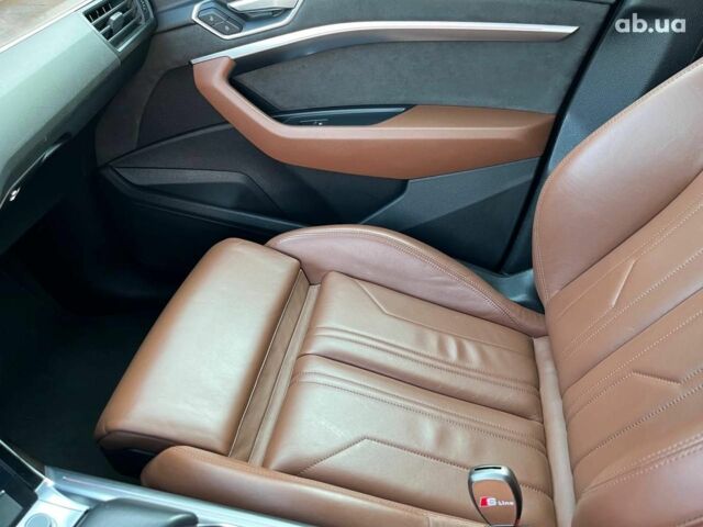 Синий Ауди E-Tron, объемом двигателя 0 л и пробегом 94 тыс. км за 35790 $, фото 33 на Automoto.ua