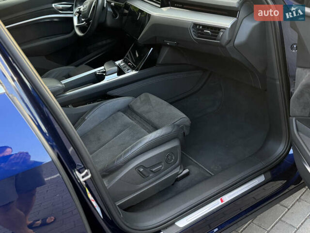 Синій Ауді E-Tron, об'ємом двигуна 0 л та пробігом 68 тис. км за 27800 $, фото 40 на Automoto.ua
