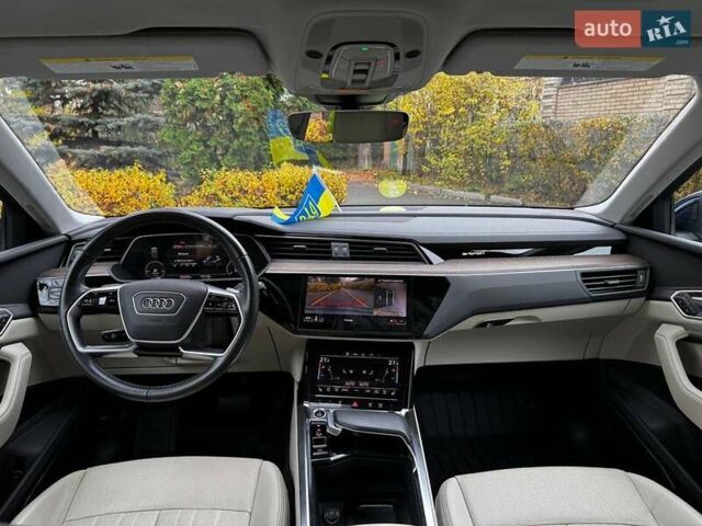 Синий Ауди E-Tron, объемом двигателя 0 л и пробегом 104 тыс. км за 33490 $, фото 34 на Automoto.ua