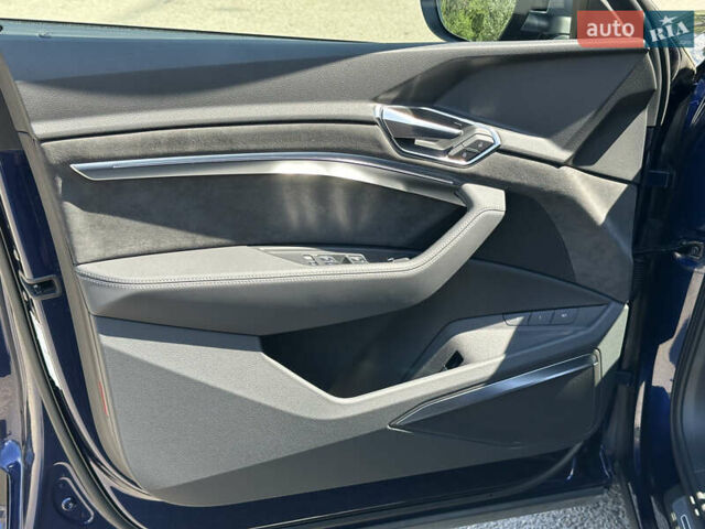 Синий Ауди E-Tron, объемом двигателя 0 л и пробегом 58 тыс. км за 43999 $, фото 51 на Automoto.ua