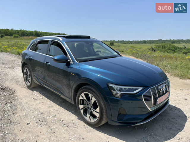 Синий Ауди E-Tron, объемом двигателя 0 л и пробегом 126 тыс. км за 25900 $, фото 129 на Automoto.ua