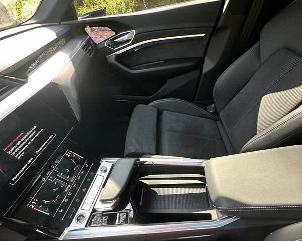 Синий Ауди E-Tron, объемом двигателя 0 л и пробегом 11 тыс. км за 48000 $, фото 23 на Automoto.ua