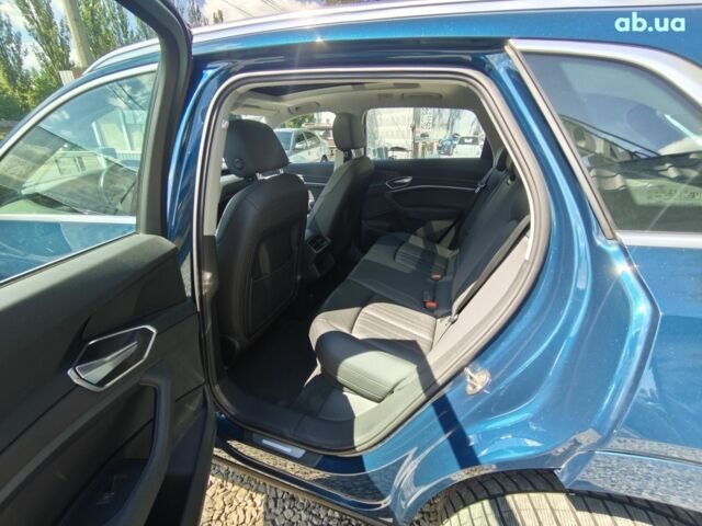 Синий Ауди E-Tron, объемом двигателя 0 л и пробегом 154 тыс. км за 29800 $, фото 13 на Automoto.ua