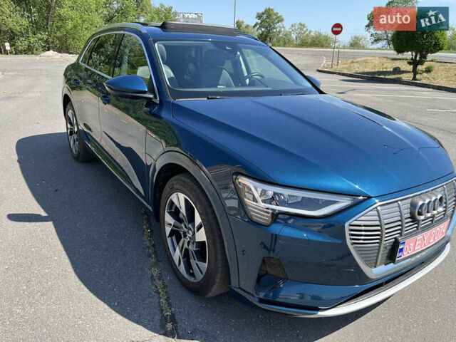 Синий Ауди E-Tron, объемом двигателя 0 л и пробегом 126 тыс. км за 25900 $, фото 104 на Automoto.ua