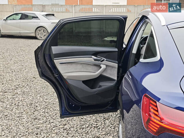 Синий Ауди E-Tron, объемом двигателя 0 л и пробегом 95 тыс. км за 34999 $, фото 65 на Automoto.ua