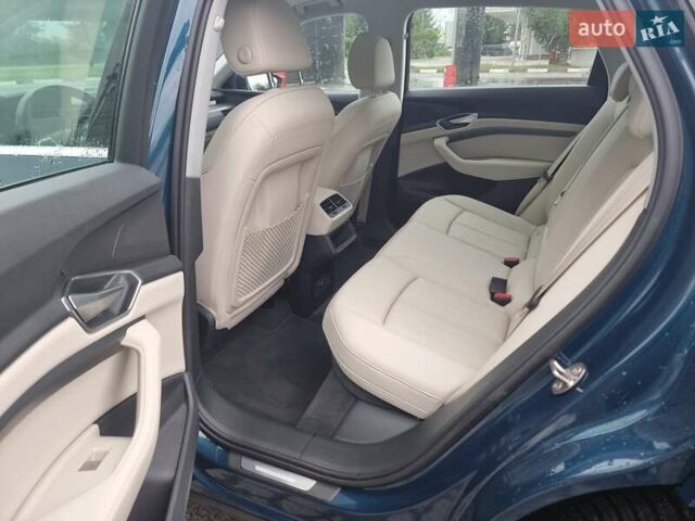 Синий Ауди E-Tron, объемом двигателя 0 л и пробегом 102 тыс. км за 29850 $, фото 22 на Automoto.ua