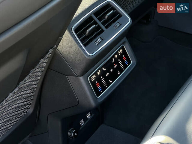 Синий Ауди E-Tron, объемом двигателя 0 л и пробегом 40 тыс. км за 36514 $, фото 42 на Automoto.ua