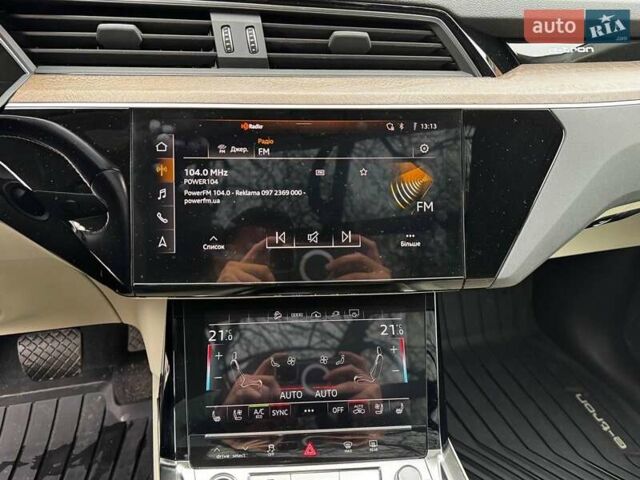 Синий Ауди E-Tron, объемом двигателя 0 л и пробегом 104 тыс. км за 33490 $, фото 24 на Automoto.ua