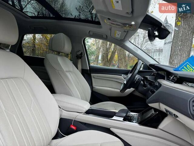 Синий Ауди E-Tron, объемом двигателя 0 л и пробегом 104 тыс. км за 33490 $, фото 42 на Automoto.ua
