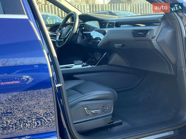 Синий Ауди E-Tron, объемом двигателя 0 л и пробегом 40 тыс. км за 36514 $, фото 52 на Automoto.ua
