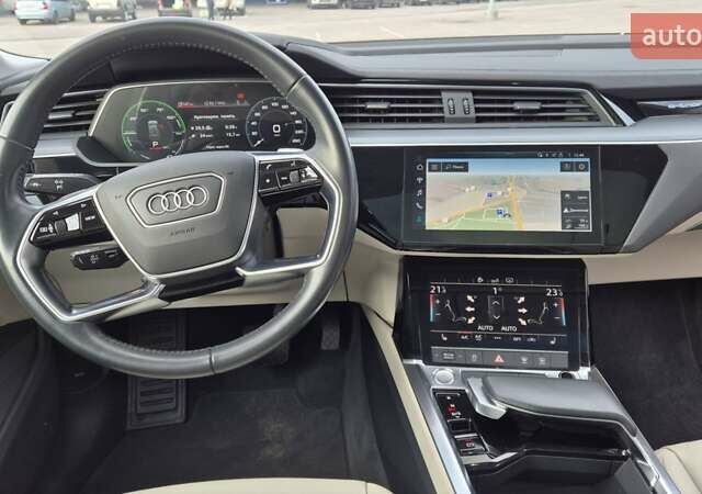 Ауди E-Tron 2020 в Днепре (Днепропетровске) на Automoto.ua Синий Ауди E-Tron, объемом двигателя 0 л и пробегом 47 тыс. км за 36000 $, фото 2 на Automoto.ua