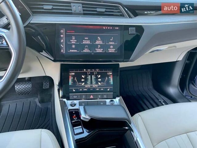 Синий Ауди E-Tron, объемом двигателя 0 л и пробегом 55 тыс. км за 37500 $, фото 28 на Automoto.ua
