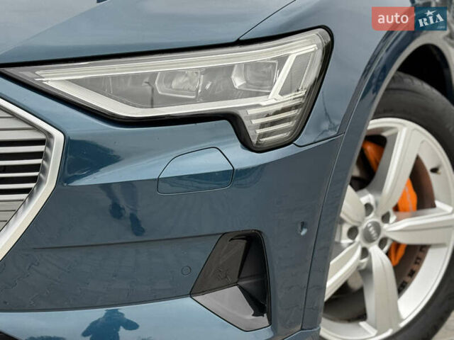 Синий Ауди E-Tron, объемом двигателя 0 л и пробегом 96 тыс. км за 25999 $, фото 14 на Automoto.ua