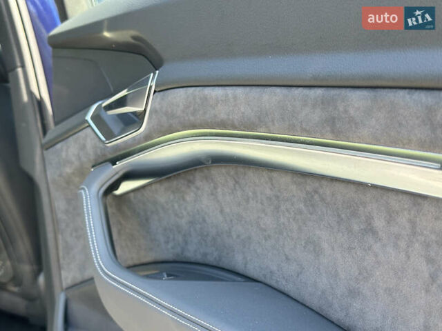 Синий Ауди E-Tron, объемом двигателя 0 л и пробегом 58 тыс. км за 43999 $, фото 72 на Automoto.ua