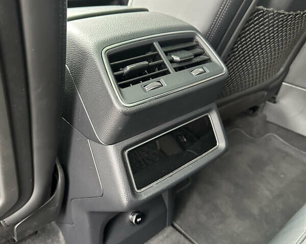 Синий Ауди E-Tron, объемом двигателя 0 л и пробегом 63 тыс. км за 39900 $, фото 34 на Automoto.ua