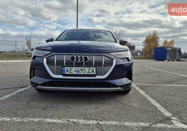Ауди E-Tron 2020 в Днепре (Днепропетровске) на Automoto.ua Синий Ауди E-Tron, объемом двигателя 0 л и пробегом 47 тыс. км за 36000 $, фото 9 на Automoto.ua