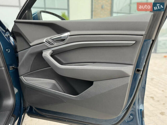 Синий Ауди E-Tron, объемом двигателя 0 л и пробегом 96 тыс. км за 25999 $, фото 51 на Automoto.ua