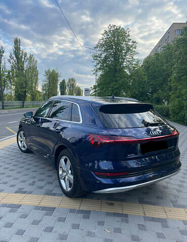 Синий Ауди E-Tron, объемом двигателя 0 л и пробегом 50 тыс. км за 29500 $, фото 5 на Automoto.ua