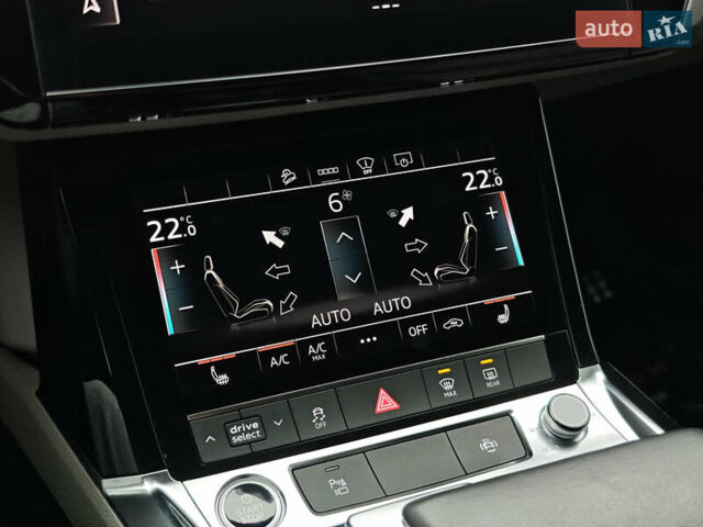 Синий Ауди E-Tron, объемом двигателя 0 л и пробегом 95 тыс. км за 34999 $, фото 61 на Automoto.ua