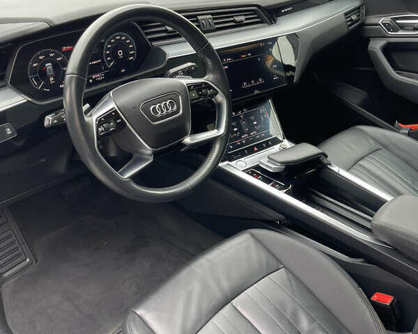 Синий Ауди E-Tron, объемом двигателя 0 л и пробегом 111 тыс. км за 26200 $, фото 25 на Automoto.ua